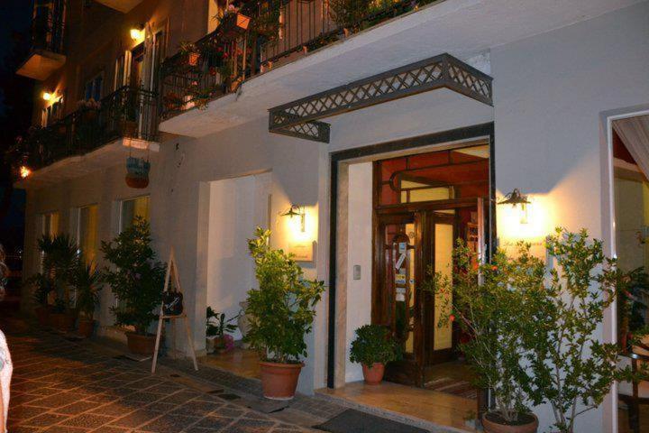 Hotel La Congiura Dei Baroni Teggiano Exterior photo
